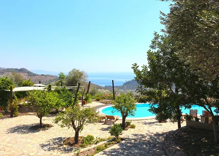 Zephyros Hotel 3*